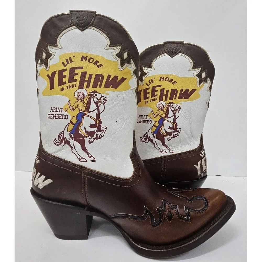 Ariat x Sendero Bandida Western Boots Mocha Tan Yeehaw Print 6.5B 10064052 NWOB